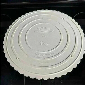 Wilton vintage acrylic cake stand. 12  inches